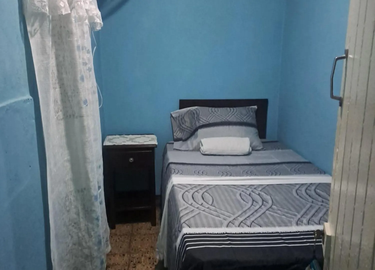 Kingston Airport Bed And Breakfast 0*,