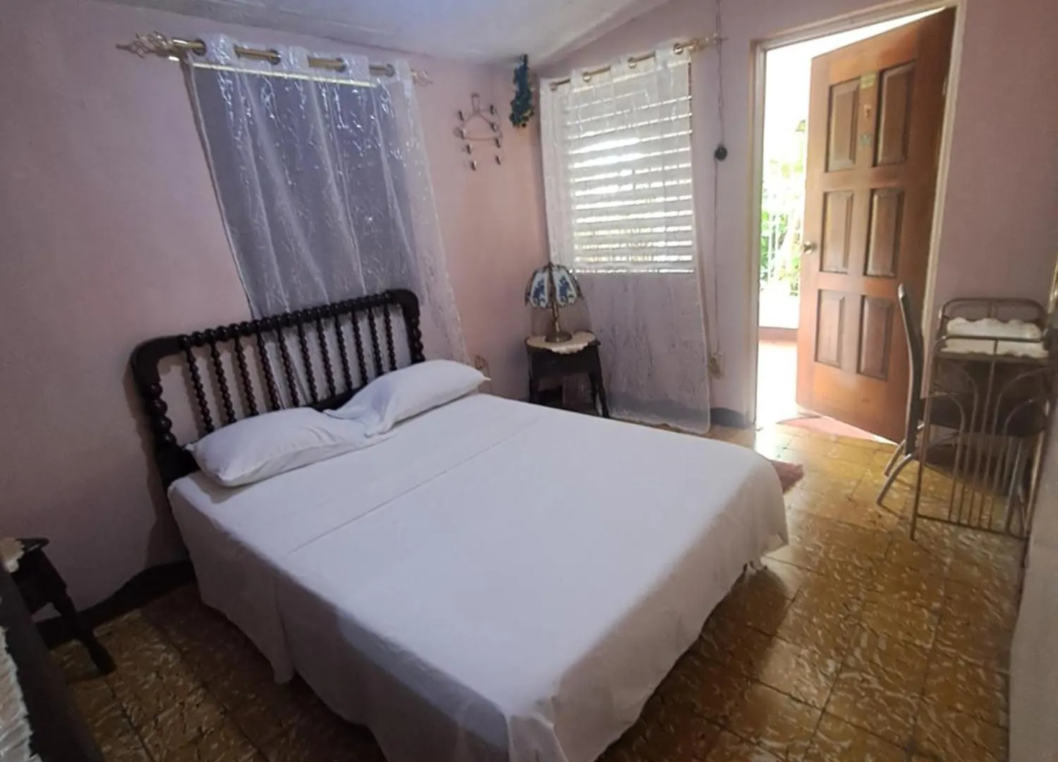 Kingston Airport Bed And Breakfast