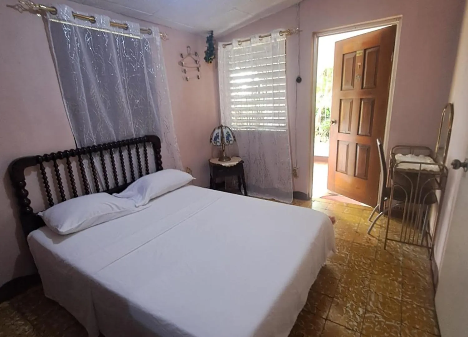 Kingston Airport Bed And Breakfast Bed & Breakfast